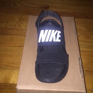 Like new Nike Tanjuan Sandals, worn once in home